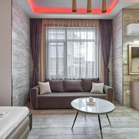 In Sarafovo With Private Parking Spot By Flat Mаnаger 아파트 부르가스